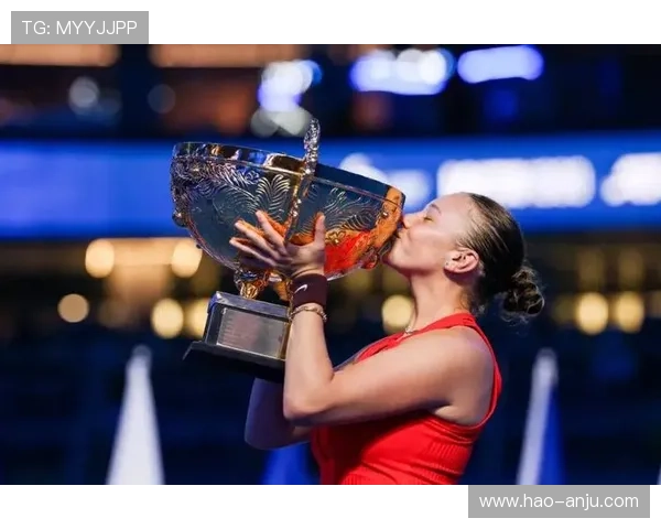 阿尼西莫娃首度问鼎中网女单冠军创造历史新篇章