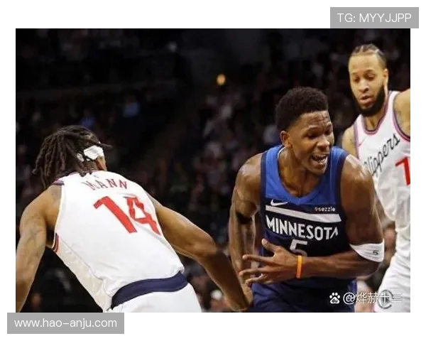 小卡复出状态良好13投6中贡献20分3篮板3抢断三分球表现出色